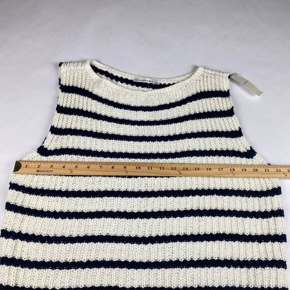 NWT Abercrombie & Fitch Sweater Tank Women's Size Large - Blue and Off White - Picture 11 of 13